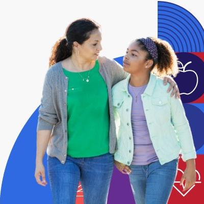 Una madre abraza a su hija mientras caminan.